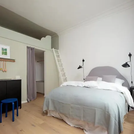 & Residencies ברלין